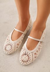 Beżowe Ażurowe Balerinki VICES w Stylu Boho z Paskiem z Klamerką Phepheu. Brązowe balerinki damskie Born2be, w ażurowe wzory, z jeansu. Za 99.99 zł.