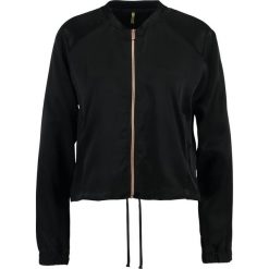 Palmers SILKY WAY Koszulka do spania schwarz. Czarne koszule nocne i halki Palmers, z jedwabiu. Za 669.00 zł.