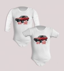 Polonez — body (Rozmiar: 6M; Długość rękawa: długi; Kolor nadruku: czerwony; Rodzaj nadruku: Polonez). Czerwone body niemowlęce nikiniki, bez wzorów, z bawełny, bez kołnierzyka, bez ramiączek. Za 59.00 zł.