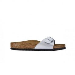 Klapki damskie Birkenstock 040413. Szare klapki damskie Birkenstock, bez wzorów, z materiału, bez obcasa, bez zapięcia. Za 249.00 zł.