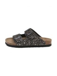 BABUNKERS Family Klapki w kolorze czarnym rozmiar: 42. Czarne klapki damskie BABUNKERS Family, bez wzorów, z otwartym noskiem, bez obcasa, bez zapięcia. Za 100.99 zł.