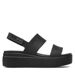 Sandały Crocs. Czarne sandały damskie Crocs, bez wzorów, bez obcasa, na koturnie, bez zapięcia. Za 239.99 zł.