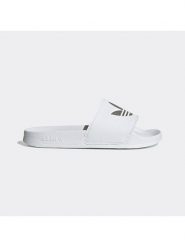 Adidas Klapki "ADILETTE LITE" w kolorze białym rozmiar: 38. Białe klapki damskie Adidas, bez wzorów, z otwartym noskiem, bez obcasa, bez zapięcia. Za 133.45 zł.
