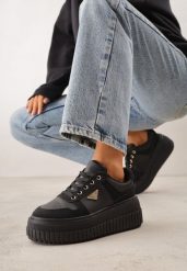 Czarne Sneakersy VICES na Grubej Podeszwie z Tłoczeniami Zdobione Aplikacją Cezara. Czarne obuwie sportowe damskie Born2be, z jeansu, bez zapięcia. Za 129.99 zł.