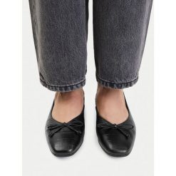 Baleriny Lasocki. Czarne balerinki damskie Lasocki, bez wzorów. Za 179.99 zł.