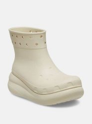 Crocs Kalosze "Classic Crush Rain" w kolorze kremowym rozmiar: 36/37. Brązowe kalosze damskie Crocs, bez wzorów. Za 217.99 zł.