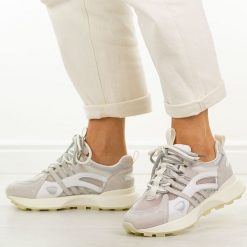 Białe skórzane sneakersy damskie Vinceza 66744. Białe obuwie sportowe casual damskie VINCEZA, z jeansu, trekkingowe. Za 299.00 zł.