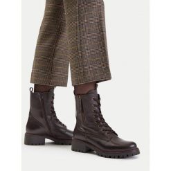Trzewiki Lasocki. Brązowe botki damskie Lasocki, bez obcasa, na płaskiej podeszwie, bez zapięcia. Za 279.99 zł.