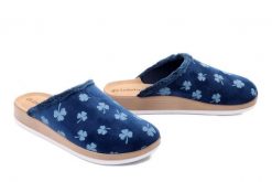 Inblu CT-49 004 granatowy, klapki damskie. Niebieskie klapki damskie Inblu, bez wzorów, bez obcasa, bez zapięcia. Za 67.99 zł.
