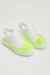 Sneakersy damskie na platformie CASADEI. Obuwie sportowe damskie Casadei, bez zapięcia. W wyprzedaży za 1,572.35 zł.