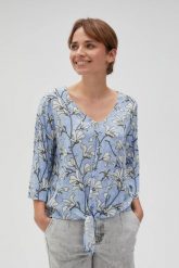 Wiskozowa koszula w kwiaty błękitna. Niebieskie koszule damskie MOODO, l, bez wzorów, z wiskozy, bez kołnierzyka, bez ramiączek. W wyprzedaży za 59.99 zł.