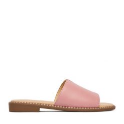 Klapki Lasocki. Czerwone klapki damskie Lasocki, bez wzorów, bez obcasa, bez zapięcia. Za 139.99 zł.