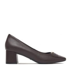 Czółenka MEXX. Brązowe czółenka damskie Mexx, bez wzorów, bez obcasa. Za 369.99 zł.