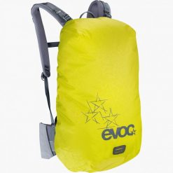 Pokrowiec przeciwdeszczowy na plecak Evoc Raincover Sleeve. Zielone plecaki EVOC, bez wzorów. Za 98.99 zł.