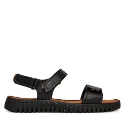 Sandały Go Soft. Czarne sandały damskie GO SOFT, bez wzorów, bez obcasa, na płaskiej podeszwie, bez zapięcia. Za 149.99 zł.