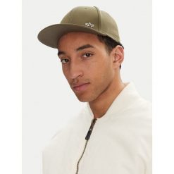 Czapka z daszkiem Alpha Industries. Zielone czapki z daszkiem damskie Alpha Industries, bez wzorów. Za 99.99 zł.
