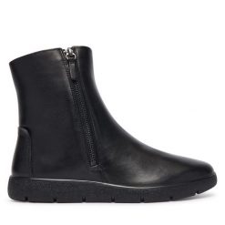 Botki ECCO. Czarne botki damskie ECCO, bez obcasa, na płaskiej podeszwie, bez zapięcia. Za 619.99 zł.