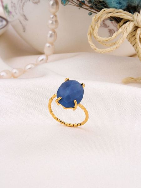 Pierres delicates Pozłacany pierścionek z opalem rozmiar: onesize. Niebieskie pierścionki damskie Pierres delicates, z opalem, pozłacane. Za 30.99 zł.