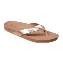 Japonki plażowe damskie REEF Cushion Cloud. Czerwone klapki damskie Reef, bez wzorów, bez obcasa, bez zapięcia. Za 159.99 zł.