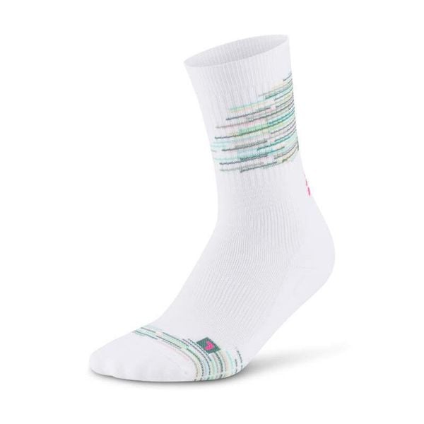 Krótkie skarpety kompresyjne Paris Vibes 80's damskie CEP. Białe skarpetki damskie CEP, bez wzorów. Za 74.00 zł.