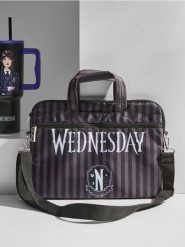 Torba na laptopa Wednesday - czarny. Czarne torby na laptopa Sinsay, bez wzorów. Za 35.99 zł.
