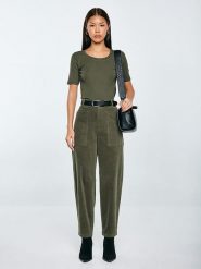 BIG STAR Koszulka w kolorze khaki rozmiar: M. Brązowe koszulki damskie Big Star, m, bez wzorów, bez kołnierzyka, bez ramiączek. Za 37.99 zł.