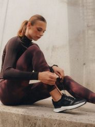 4F Buty treningowe na siłownię FAST_TRAINER damskie - czarne 39. Czarne obuwie sportowe treningowe 4F, z gumy, na fitness i siłownię. Za 299.99 zł.