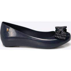 Melissa - Baleriny Ultragirl Sweet X. Czarne balerinki damskie Melissa, z kauczuku. W wyprzedaży za 179.90 zł.