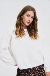 Bluza z aplikacją biała. Białe bluzy damskie MOODO, l, z aplikacjami, z bawełny, bez kaptura. Za 139.99 zł.