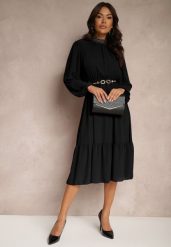 Czarna Sukienka z Aplikacjami na Stójce i z Gumką w Talii Lilora. Czarne sukienki damskie Renee, z aplikacjami, eleganckie, bez ramiączek. W wyprzedaży za 83.99 zł.