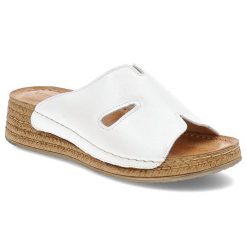 Klapki damskie Wasak, ze skóry naturalnej na platformie z miękkimi wkładkami, perłowe, 755. Białe klapki damskie Wasak, bez wzorów, ze skóry, bez obcasa, na koturnie, bez zapięcia. Za 209.00 zł.