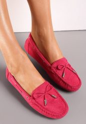 Fuksjowe Mokasyny z Cholewką przed Kostkę z Przeszyciami i Ozdobną Kokardką Yaledia. Czerwone mokasyny damskie Renee, z jeansu, bez obcasa. Za 69.99 zł.