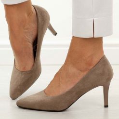 J.Brązowe zamszowe szpilki damskie Sergio Leone 1336. Brązowe szpilki damskie Sergio Leone, bez wzorów, z jeansu, bez obcasa, na szpilce, bez zapięcia. W wyprzedaży za 152.10 zł.