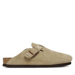 Klapki Skechers. Brązowe klapki damskie Skechers, bez wzorów, bez obcasa, bez zapięcia. Za 249.99 zł.
