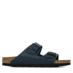 Klapki damskie Birkenstock Arizona. Niebieskie klapki damskie Birkenstock, bez wzorów, z materiału, bez obcasa, bez zapięcia. Za 588.00 zł.