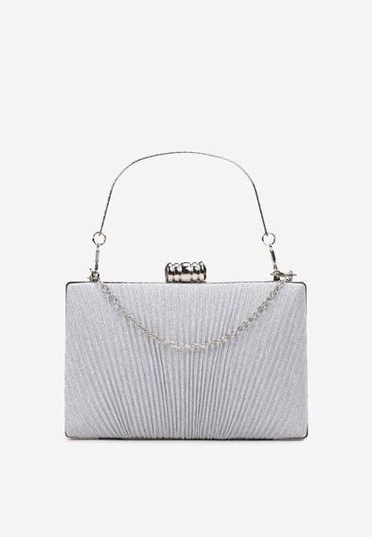 Srebrna Brokatowa Torebka Kopertówka z Ozdobnym Łańcuszkiem i Uchwytem Droma. Szare torebki klasyczne damskie Born2be, bez dodatków. Za 69.99 zł.