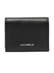 COCCINELLE Skórzane etui w kolorze czarnym na karty - 11 x 9 cm rozmiar: onesize. Czarne portfele damskie Coccinelle, bez wzorów, z materiału. Za 323.95 zł.