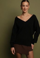 Czarny Sweter z Kaszmirem z Dekoltem w Serek Plenae. Czarne swetry klasyczne damskie Born2be, uniwersalny, z kaszmiru, bez kołnierzyka. Za 129.99 zł.