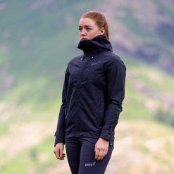 Kurtka przeciwdeszczowa damska Inov-8 Trailshell Jacket. Szare kurtki damskie Inov-8, m, bez wzorów, bez kaptura. Za 707.99 zł.