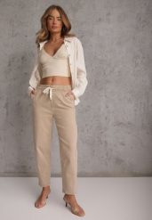 Beżowe Jeansy Mom Fit High Waist z Bawełny ze Ściągaczem w Pasie Phiales. Brązowe jeansy damskie Renee, z podwyższonym stanem. Za 129.99 zł.