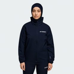 Kurtka przeciwdeszczowa Multi Essentials 2L. Niebieskie kurtki damskie Adidas, l, bez wzorów, bez kaptura. Za 439.00 zł.