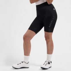 Spodenki rowerowe damskie Rogelli Essential III bez szelek z wkładką żelową. Czarne spodenki sportowe damskie Rogelli, m, bez wzorów, z elastanu, na fitness i siłownię. Za 269.00 zł.