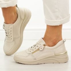 Beżowe skórzane sneakersy damskie Cambell 40337. Brązowe obuwie sportowe damskie Cambell, na jesień, z dresówki, bez zapięcia. W wyprzedaży za 210.32 zł.