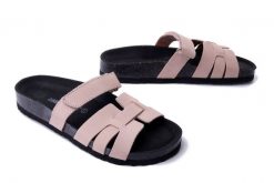 DR. BRINKMANN 700509-42 nude, klapki damskie. Brązowe klapki damskie Dr. Brinkmann, bez wzorów, ze skóry, bez obcasa, bez zapięcia. Za 211.92 zł.