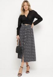 Czarna Wiskozowa Spódnica Maxi w Kwiatowy Print Rozkloszowana Verdandi. Czarne spódnice damskie Born2be, s, bez wzorów, z wiskozy, maxi. Za 29.99 zł.