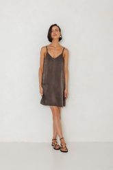 SUKIENKA LEXI CZEKOLADOWA XS - Flawless. Brązowe sukienki damskie Flawless, bez wzorów, z lyocellu, wakacyjne, bez ramiączek. Za 429.00 zł.