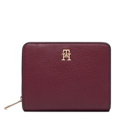 Portfel Tommy Hilfiger. Czerwone portfele damskie Tommy Hilfiger, bez wzorów. Za 249.99 zł.