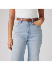 Levi's Skórzany pasek w kolorze jasnobrązowym rozmiar: 75. Brązowe paski damskie Levi's, bez wzorów, z materiału. Za 109.95 zł.