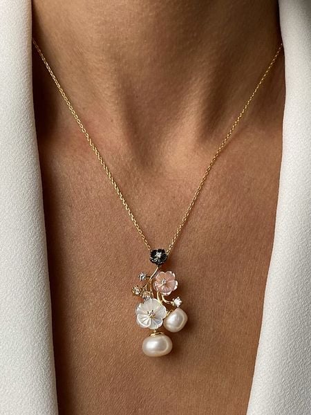 Les Petites Précieuses Pozłacany naszyjnik z zawieszką - dł. 40 cm rozmiar: onesize. Białe naszyjniki damskie Les Petites Précieuses, z cyrkonią, pozłacane. Za 217.99 zł.