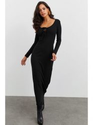 Cool and sexy Sukienka w kolorze czarnym rozmiar: M. Czarne sukienki damskie Cool and sexy, bez wzorów, bez ramiączek. Za 74.28 zł.